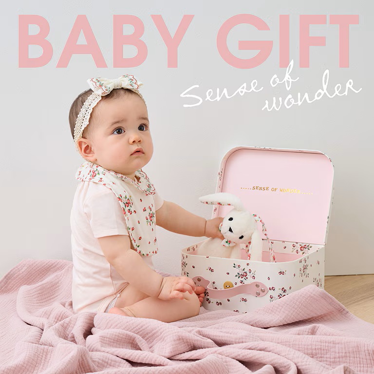 【BABY GIFT】センス オブ ワンダーの野イチゴ柄トランクGIFTセットが入荷しました♪